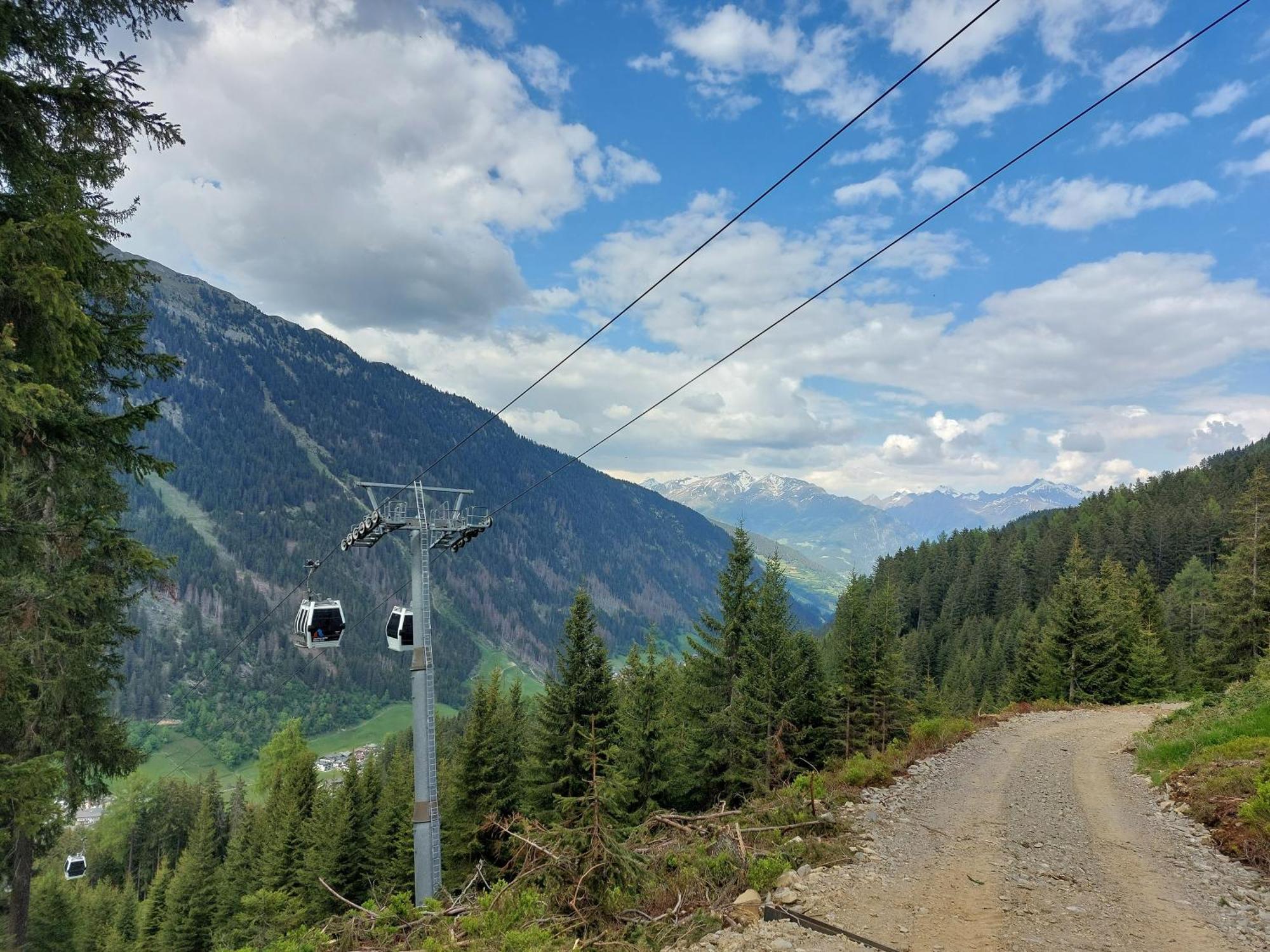 Blosegghof Bergchalets Waldblick Racines Exterior photo